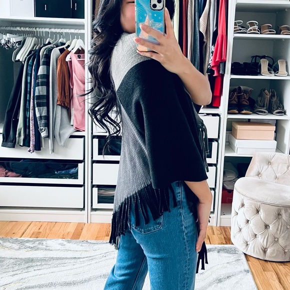 SHEIN Colorblock Poncho - Picture 3 of 3